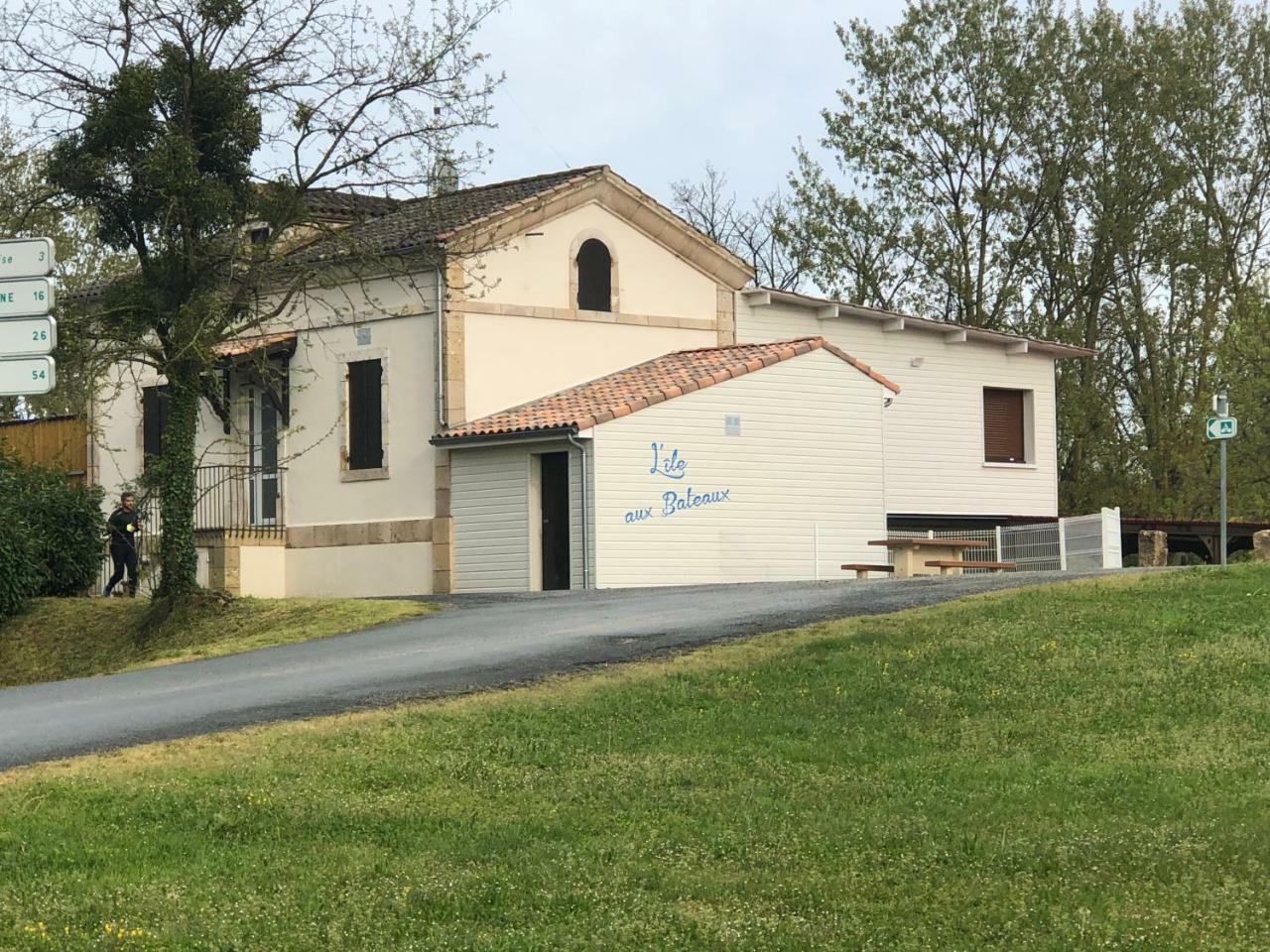 L'Ile Aux Bateaux Bed & Breakfast Buzet-sur-Baise Eksteriør bilde